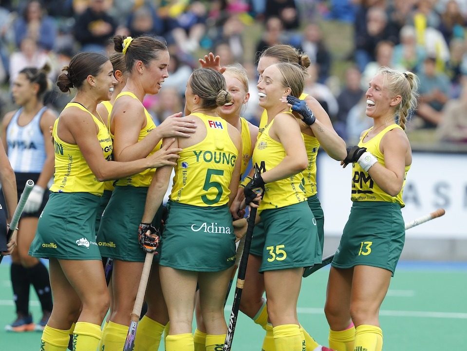 Hockeyroos prevail over Leonas, while Leones complete final quarter  turnaround and win bonus point